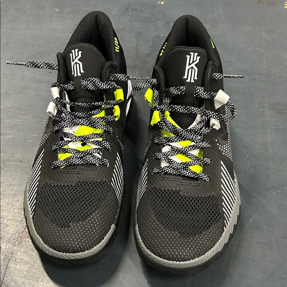 Nike Kyrie CZ4100-002